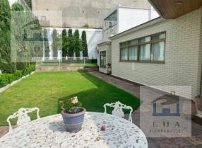 Casa · 974m² · 4 Recámaras · 8 Estacionamientos · Venta Casa 1,141 m² en Lomas Hipódromo
