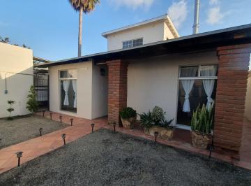 Casa de 3 habitaciones, Ensenada · Inversión o Vivienda con Ingreso Extra en Ensenada con Estudio Independiente