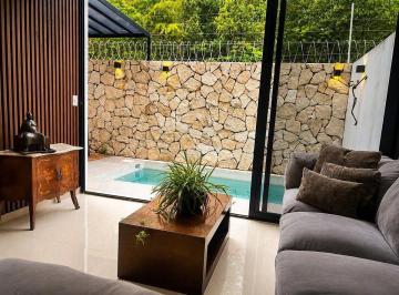 4e6aa9541e83ab6a5672e577c001bbc96180d90b24f6830fa5417401b0280500 · Casa · 4 Recámaras con Baño Propio · Alberca Privada · Arbolada · Av Huayacán