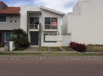 Casa en condominio de 3 habitaciones, Irapuato · Casa de 200 m² con 3 Recámaras en Renta en San Antonio de Ayala