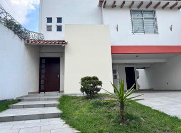 FACHADA PRINCIPAL · Casa Habitacion