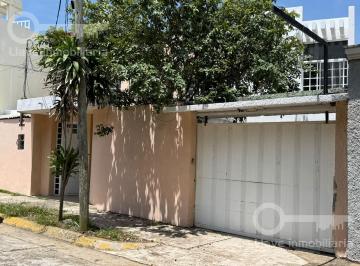 Casa · 200m² · 4 Recámaras · 4 Estacionamientos · Casa en Renta, Puebla, Col. Petrolera