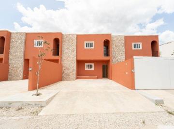 18958ec87f2d786a5a2d7bb245c7ed1d61562a850d38fe24c4895f6e2beac6b6 · Town House en Venta Estilo Colonial en Temozón