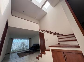 Casa · 202m² · 3 Recámaras · 2 Estacionamientos · Casa en Venta en Zerezotla