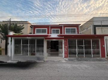 Casa · 4 Recámaras · 3 Estacionamientos · Casa en Venta o Renta Amueblada en Fracciorama 2000, Campeche, Camp.