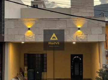 Casa · 210m² · 2 Recámaras · 2 Estacionamientos · Casa en Venta Villa Las Fuentes