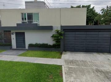 Casa de 4 habitaciones, Zapopan · Venta de Casa en Santa Maria Chapalita