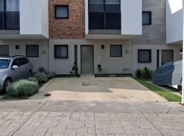 Casa de 3 habitaciones, Tlajomulco de Zúñiga · Bosques de Santa Anita! Preciosa Casa en Renta Dentro de Coto con Casa Club y Alberca.