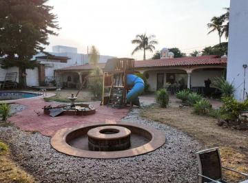 Casa de 5 habitaciones, Cuernavaca · Inversión en Zona Dorada | 975 m² con Gran Potencial de Desarrollo