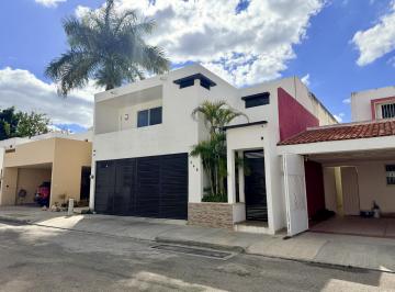 Casa · 246m² · 3 Recámaras · Casa en Venta en Privada Xcumpich