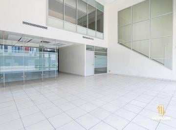 Local comercial · 305m² · 1 Estacionamiento · Local en Renta en Circuito Juan Pablo II, Puebla