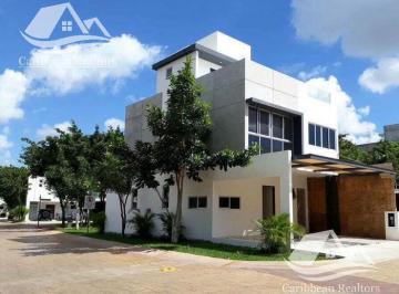 Casa · 235m² · 3 Recámaras · 3 Estacionamientos · Casa en Venta en Arbolada