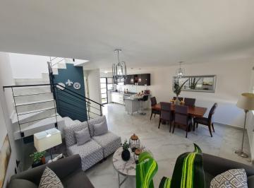 Casa · 120m² · 4 Recámaras · 2 Estacionamientos · Casa en Venta Zarú, 4 Recámaras Una en Pb, Amplio Jardín.