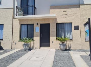 Casa · 110m² · 3 Recámaras · 2 Estacionamientos · Casa en Venta Zakia, Estudio, Balcón. Oportunidad