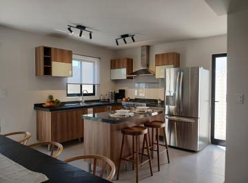 Casa · 143m² · 3 Recámaras · 2 Estacionamientos · Casa en Venta Zakia, Sala de Tv, Estacionamiento Techado 2 Autos