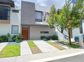 Casa · 108m² · 2 Recámaras · 2 Estacionamientos · Casa en Venta Zibata, Espacios Pensados en Tu Comodidad