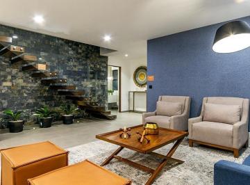 Casa · 213m² · 4 Recámaras · 2 Estacionamientos · Casa en Venta Nuevo Refugio, Amplios Espacios y Acabados de Lujo
