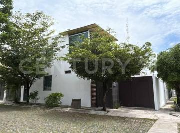 Casa · 224m² · 3 Recámaras · 1 Estacionamiento · Propiedad en Venta en Esmeralda Norte, Colima.