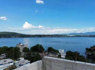 Casa · 280m² · 3 Recámaras · 2 Estacionamientos · Casa en Venta en Tequesquitengo