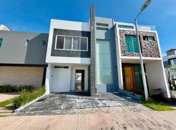 Casa de 3 habitaciones, Zapopan · Casa en Renta Valle Imperial, Coto Alamo, Seccion Bosques, Zapopan