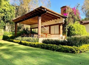 Casa de 3 habitaciones, Valle de Bravo · Casa en Venta en Club de Golf Avandaro