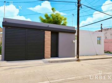 Casa · 242m² · 2 Recámaras · 3 Estacionamientos · Residencia en Venta | Barrio de San José, Campeche