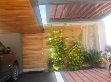 Casa · 230m² · 3 Recámaras · 3 Estacionamientos · Cerca Glorieta del Papa, Estudio, Rec Empleada, Cochera Techada, Amplias Recamaras