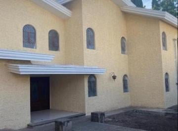 Casa · 1000m² · 12 Recámaras · 3 Estacionamientos · Casa en Mazamitla