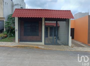 Casa · 56m² · 2 Recámaras · 1 Estacionamiento · Casa en Venta, Col. Loma Bonita; Tapachula Chiapas.