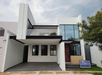 Casa de 5 habitaciones, Villa de Alvarez · Casa en Venta en Uno de Los Cotos Privados Más Exclusivos de Colima