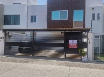 Casa de 3 habitaciones, Querétaro · Increíble Casa en Venta en Calle Abierta en Milenio III, Qro. - D. E.