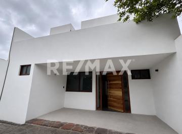 Casa de 3 habitaciones, Corregidora · Casa en Renta Tejeda