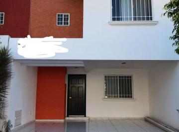 Casa en condominio de 3 habitaciones, León · Casa en Venta en Haciendas San Miguel.