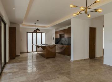Casa · 298m² · 4 Recámaras · 2 Estacionamientos · Casa en Venta en México Norte
