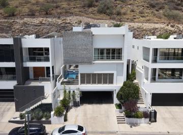 Casa · 52544m² · 5 Recámaras · 4 Estacionamientos · Casa en Venta · Bosques de San Francisco · 515 m² Construidos · Alberca · Sótano · 3 Niveles