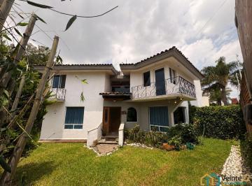 Casa · 228m² · 3 Recámaras · 4 Estacionamientos · Casa en Venta en Morillotla con Amplio Jardín y Ubicación Privilegiada