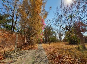Casa · 6373m² · 6 Recámaras · 9 Estacionamientos · Casa en Venta en Miacatlán