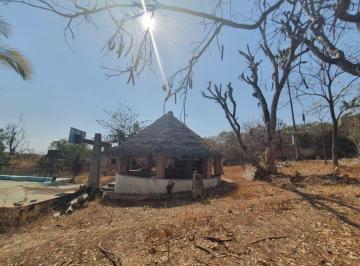 Casa · 6373m² · 6 Recámaras · 9 Estacionamientos · Casa en Venta en Miacatlán