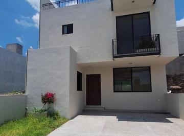 Casa en condominio de 4 habitaciones, Querétaro · Casa Nueva en Nuevo Refugio - Jardín, Terraza, Estudio, Family Room y Casa Club