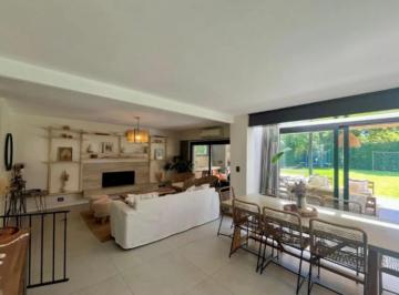 Casa de 5 habitaciones, Coyoacán · Casa en Coyoacan - Remate Bancario