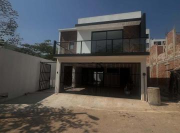 Casa · 300m² · 3 Recámaras · 2 Estacionamientos · Casa en Fraccionamiento Imperial de La Ánimas