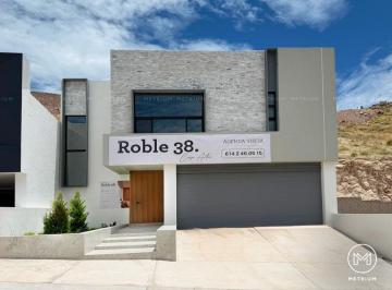 Casa de 3 habitaciones, Chihuahua · Casa Autor Roble 38, Cumbres de Dominion Frente Area Verde