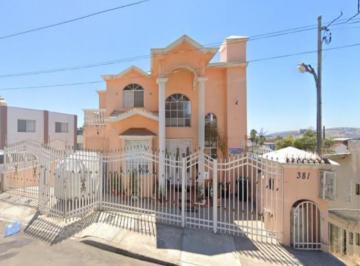 Casa de 6 habitaciones, Ensenada · Venta de Casa en Estado de Baja California Sur Municipio de Ensenada en La Colonia Valle Dorado