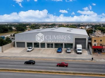 Local comercial · 7 Estacionamientos · Bodega Industrial o Comercial