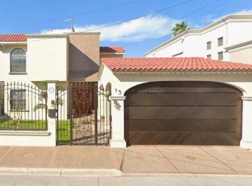 Casa de 4 habitaciones, Matamoros · Hermosa Casa con Alberca a Unas Cuadras de Plaza Fiesta, Zona de Alta Plusvalia
