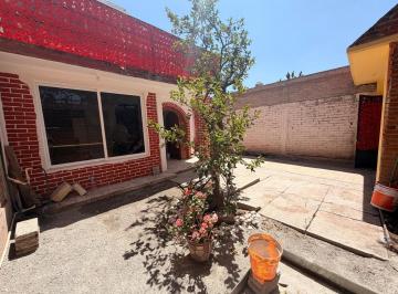 Casa · 192m² · 5 Recámaras · 1 Estacionamiento · Casa en Venta en San Lorenzo