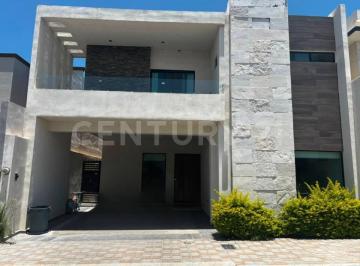 Casa · 235m² · 4 Recámaras · 2 Estacionamientos · Casa en Renta en Privanzas del Campestre Al Norte de Saltillo