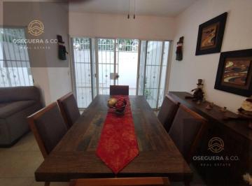 Casa · 120m² · 3 Recámaras · 2 Estacionamientos · Casa en Venta Villamarino Av 135 Cancun Zona Sur