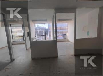 Oficina · 65m² · 1 Estacionamiento · Oficina en Renta