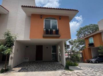 Casa de 3 habitaciones, San Pedro Tlaquepaque · Casa en Renta $15,000 Zona Sur/punto Sur